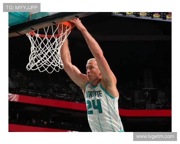 吉莱斯皮三分球手感火热砍下28分创太阳控卫新高纪录